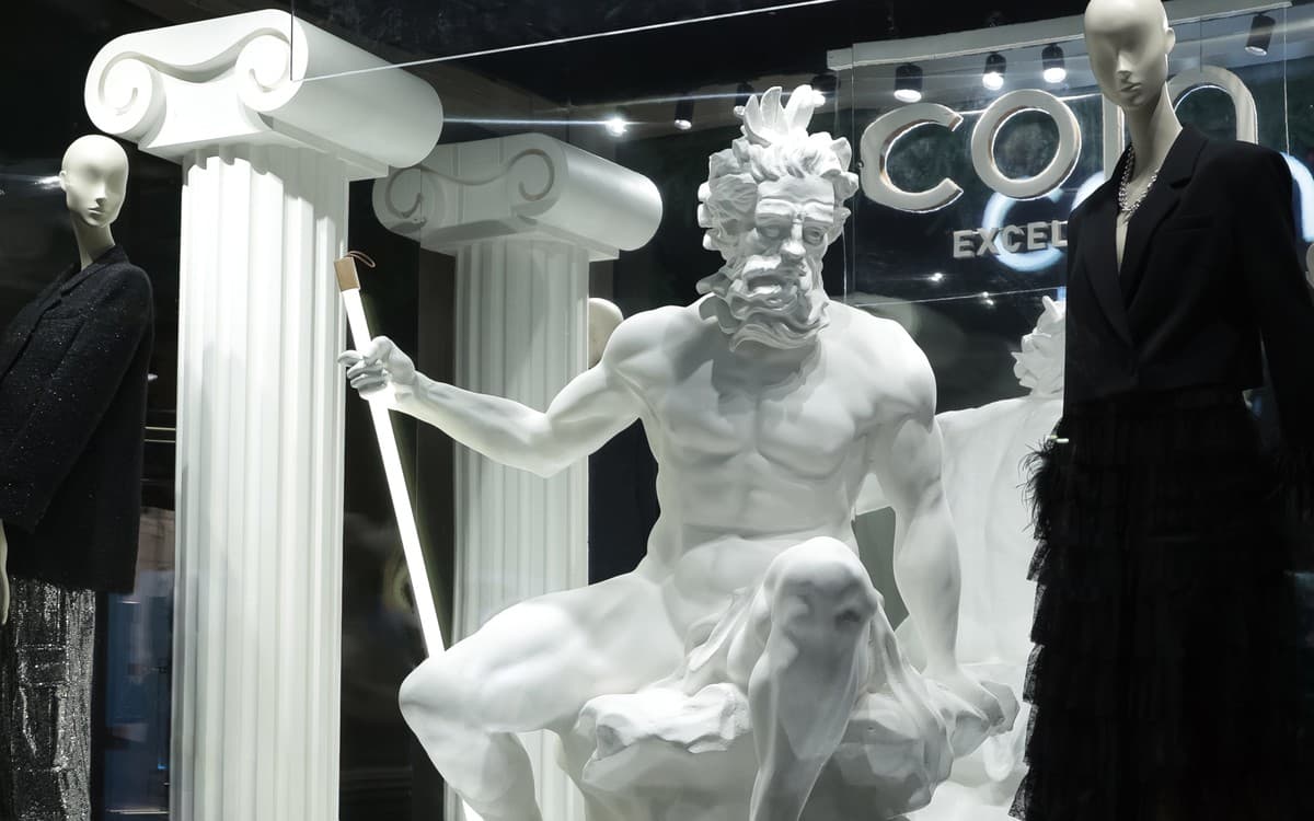 Visual Merchandising Luxury Coin